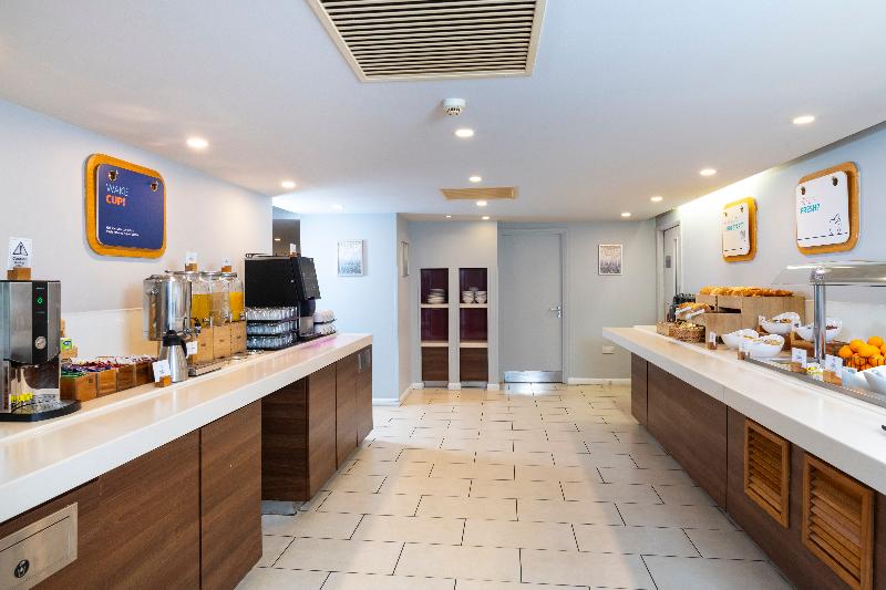 Holiday Inn Express Birmingham Oldbury M5/Jct.2 image