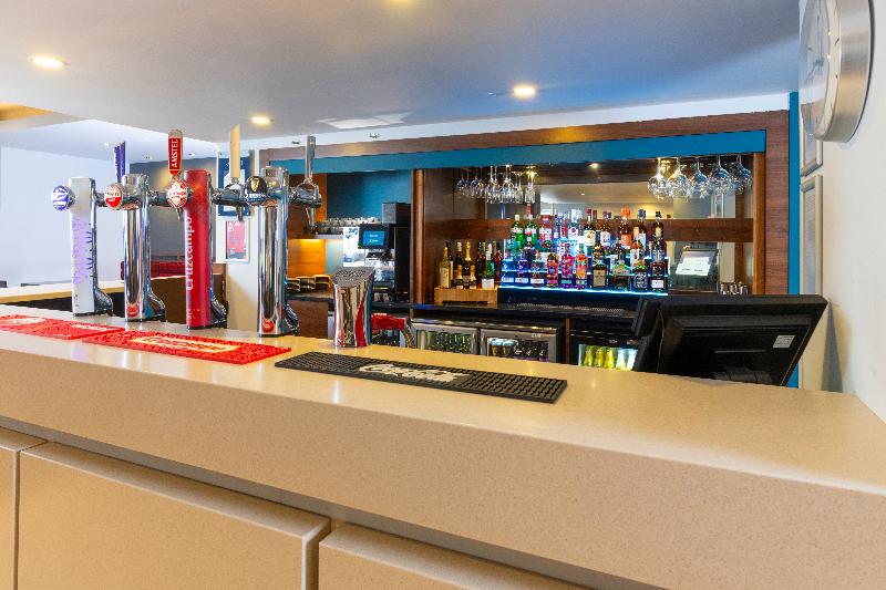 Holiday Inn Express Warwick - Stratford-upon-Avon image
