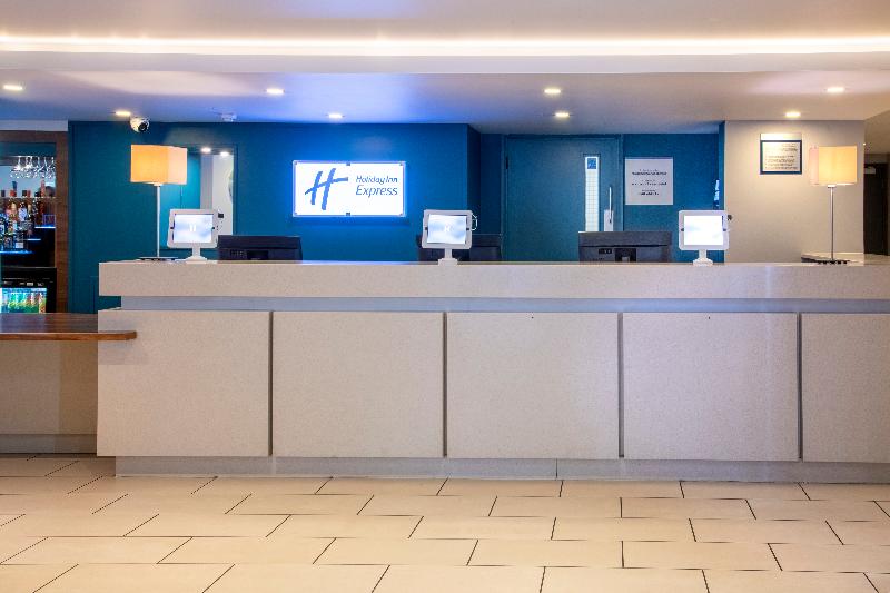 Holiday Inn Express Warwick - Stratford-upon-Avon image