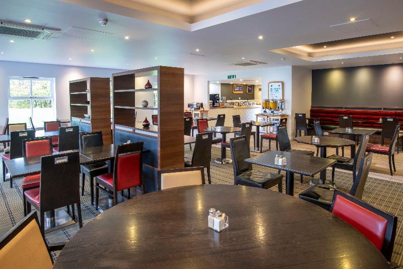 Holiday Inn Express Warwick - Stratford-upon-Avon image
