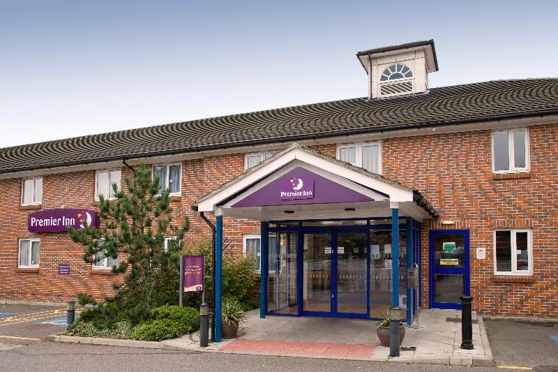 Premier Inn Basildon - Rayleigh image