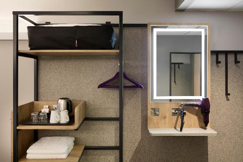 Premier Inn Basildon - Rayleigh image