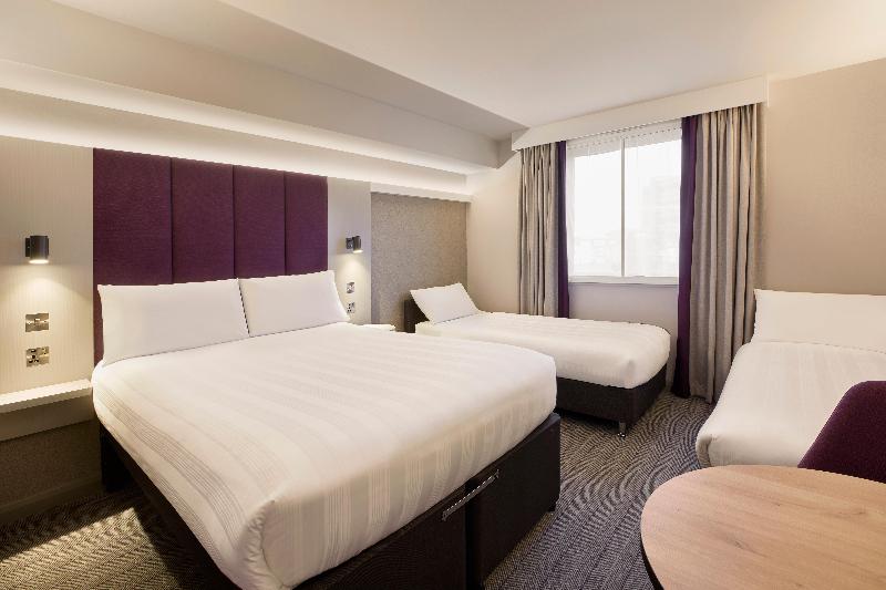 Premier Inn Basildon - Rayleigh image