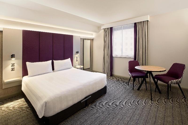 Premier Inn Basildon - Rayleigh image
