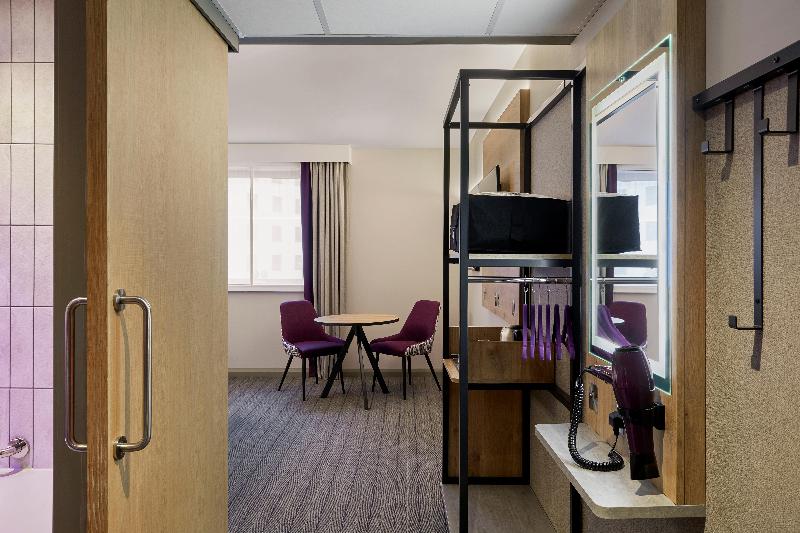 Premier Inn Basildon - Rayleigh image