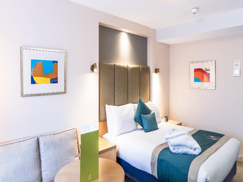Holiday Inn Maidstone Sevenoaks image