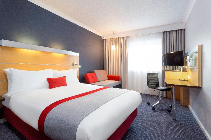 Holiday Inn Express Southampton M27 Jct 7 image