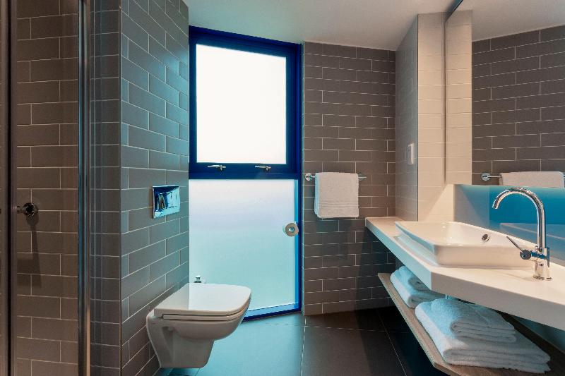 Holiday Inn Express Southampton M27 Jct 7 image