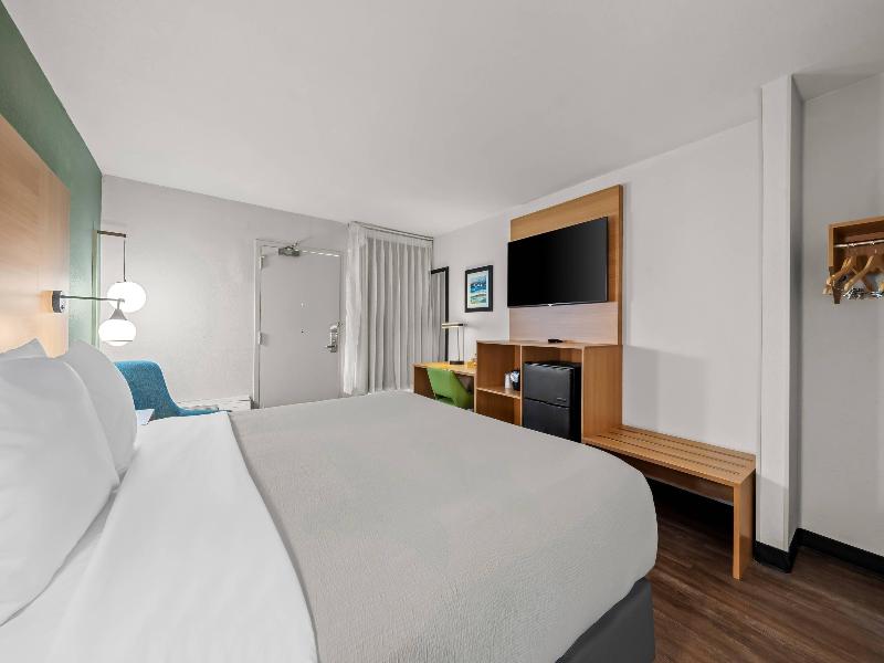 Quality Inn Orlando Near International Drive image
