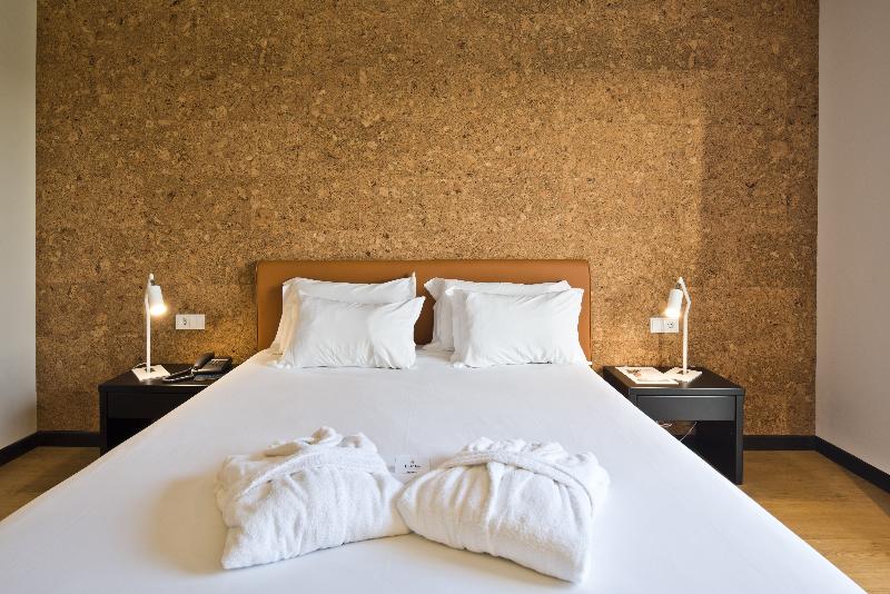 Lam Hotel Estarreja image