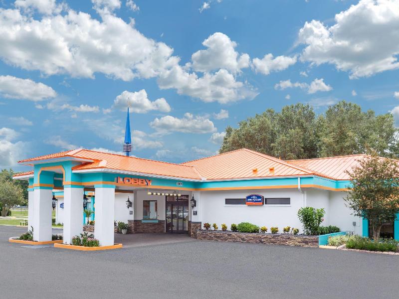 Howard Johnson by Wyndham Ocala FL image
