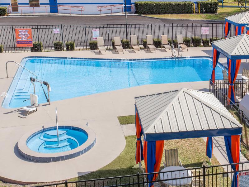 Howard Johnson by Wyndham Ocala FL image