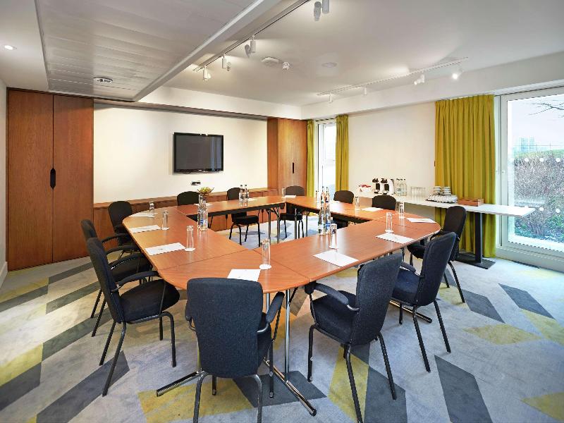 DoubleTree By Hilton London Excel image