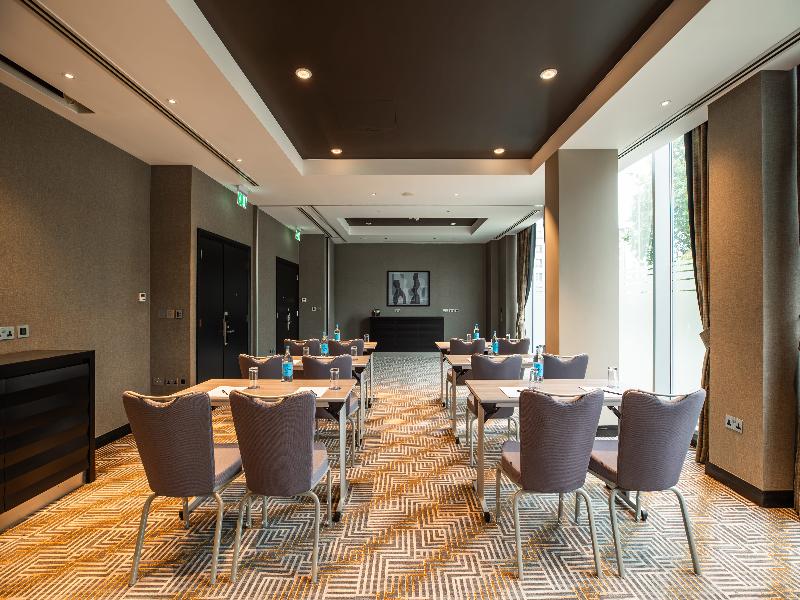 Doubletree by Hilton Woking image