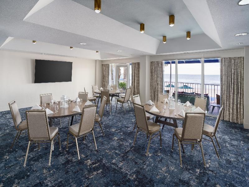 DoubleTree Beach Resort Tampa Bay-North Redington image