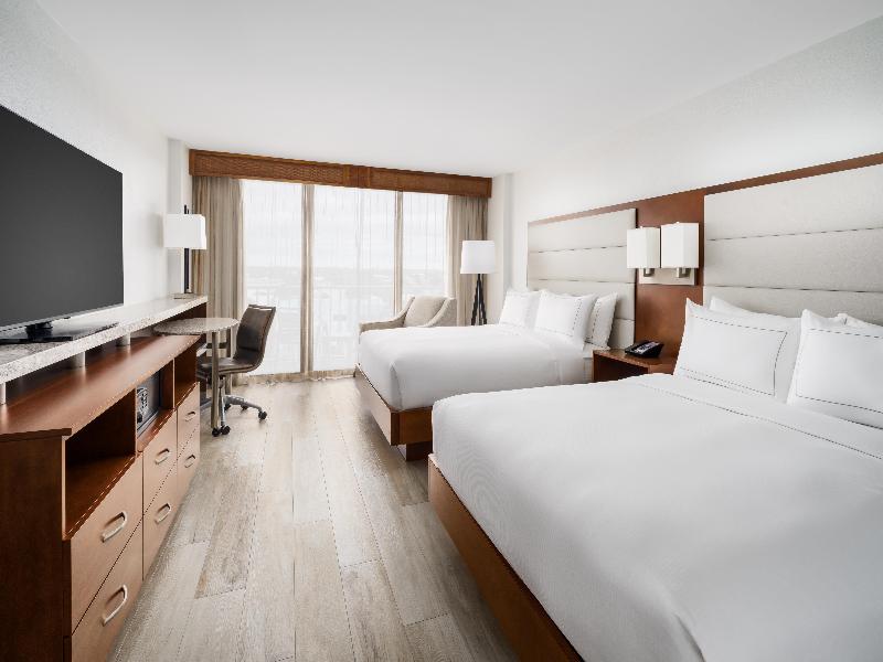 DoubleTree Beach Resort Tampa Bay-North Redington image