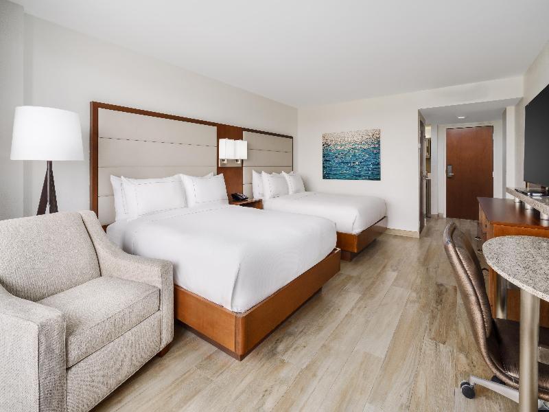 DoubleTree Beach Resort Tampa Bay-North Redington image