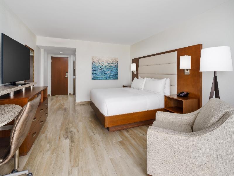 DoubleTree Beach Resort Tampa Bay-North Redington image