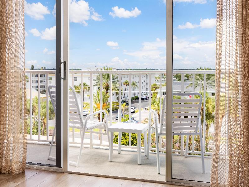 DoubleTree Beach Resort Tampa Bay-North Redington image