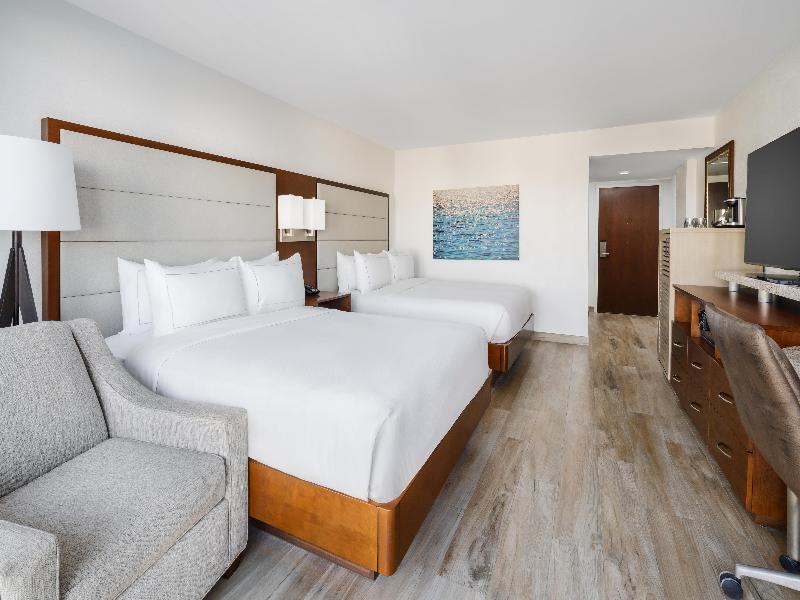 DoubleTree Beach Resort Tampa Bay-North Redington image