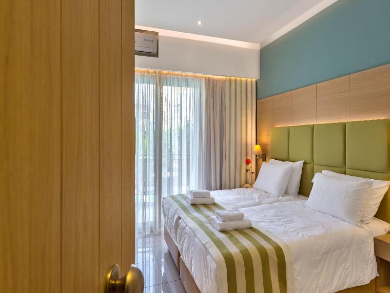 Leonidas Hotel & Apartments image