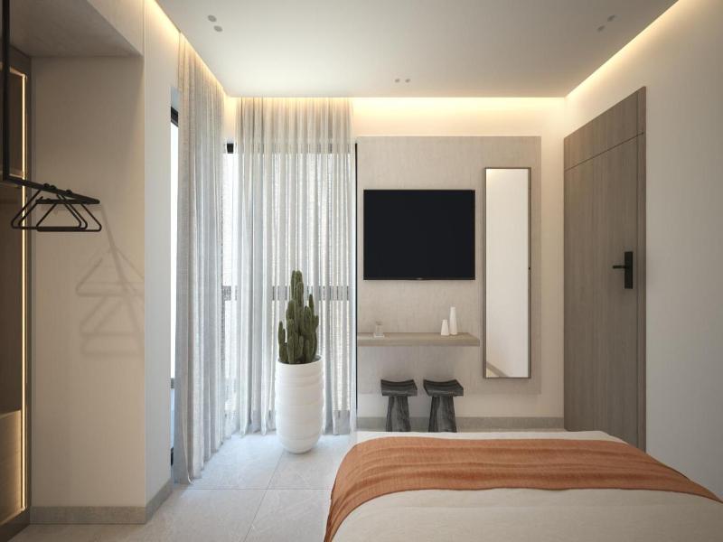 Leonidas Hotel & Apartments image
