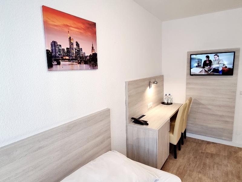 Adler Hotel Frankfurt image