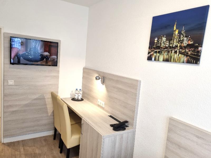 Adler Hotel Frankfurt image