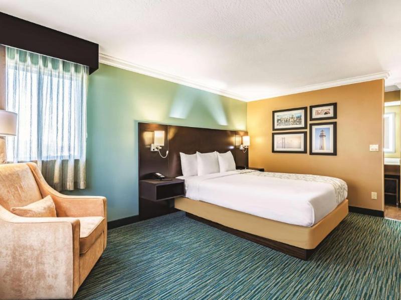 La Quinta Inn Suites San Francisco Airport West image