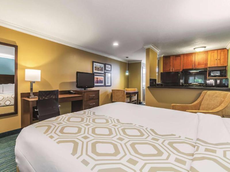La Quinta Inn Suites San Francisco Airport West image
