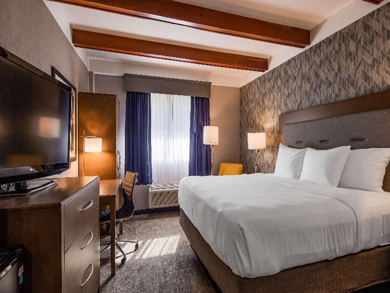 Best Western Plus Portsmouth Hotel And Suites image