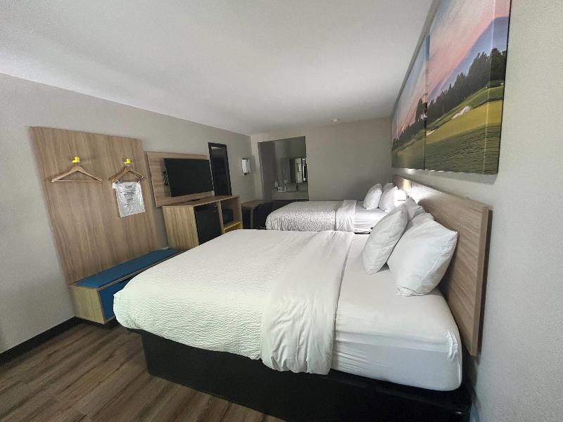 QUADRUPLE TWO DOUBLE BEDS — photo 4