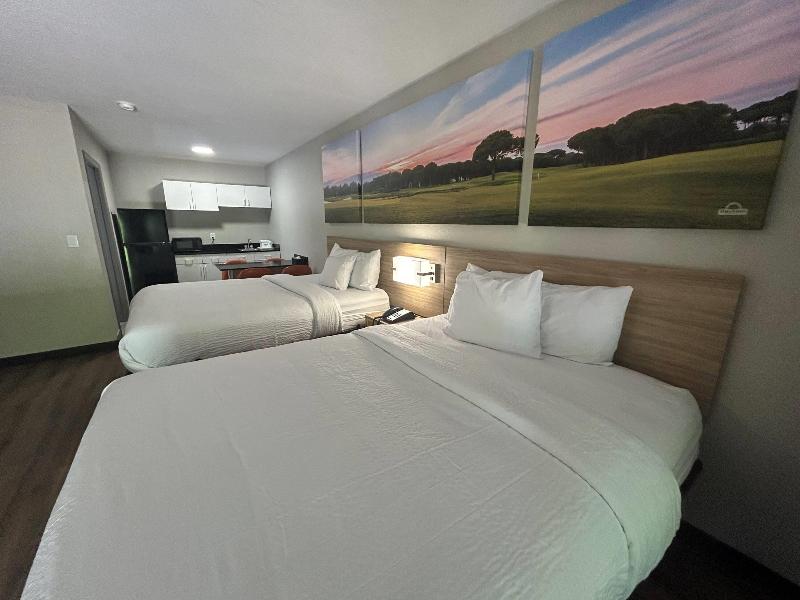 Room TWO QUEEN BEDS NON SMOKING