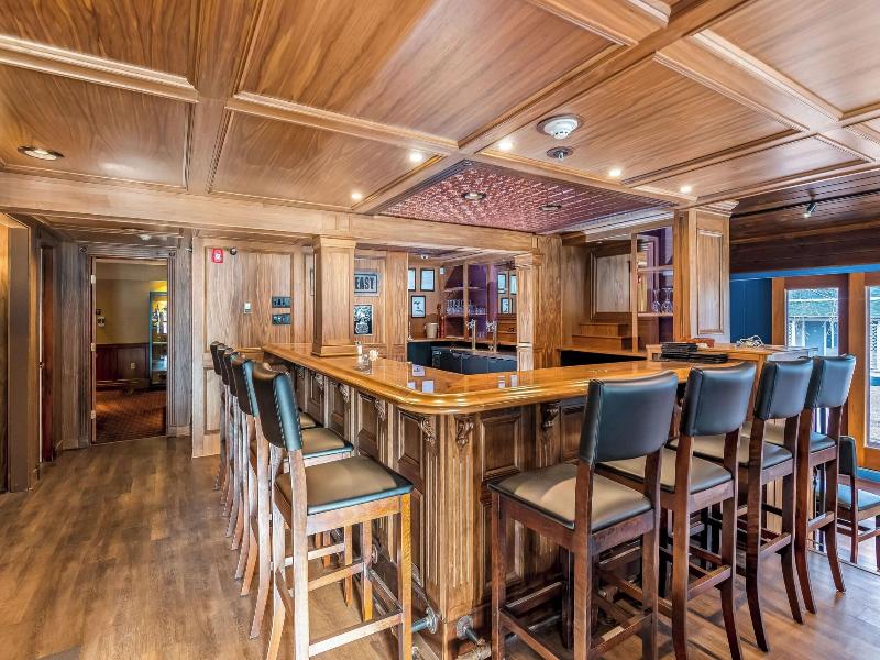 Grey Fox Inn & Resort image