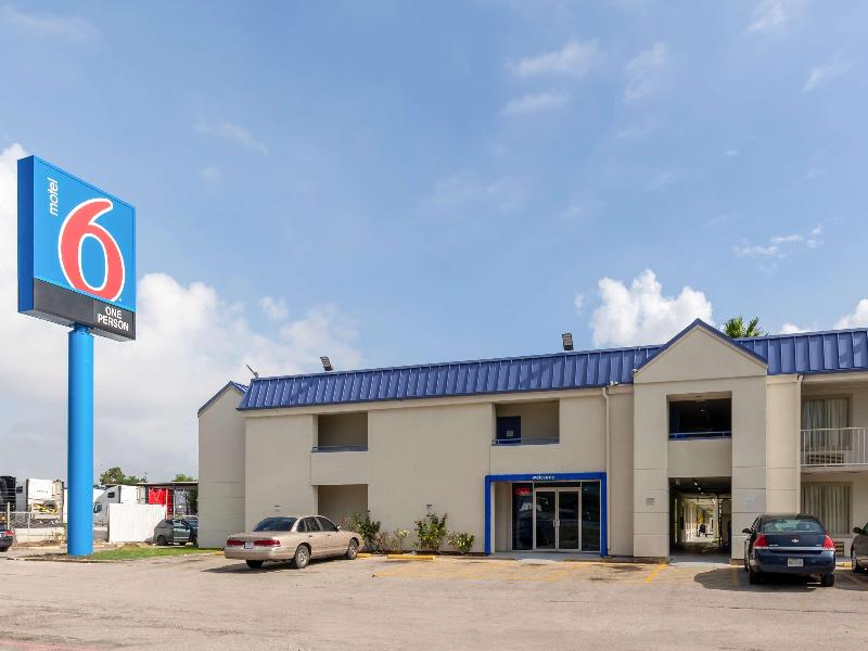 Fairfield Inn Houston 1-10 Eeast  — main photo