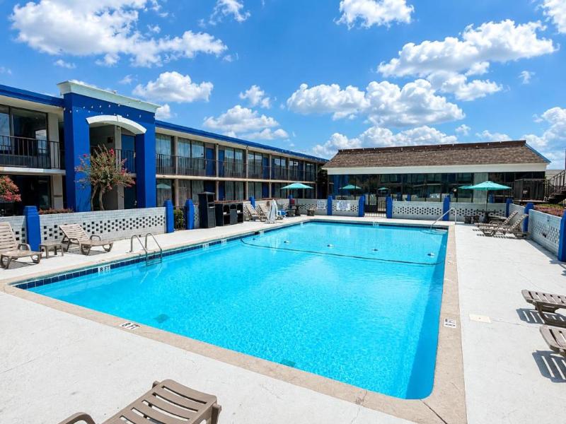 Clarion Greenville Airport Inn image