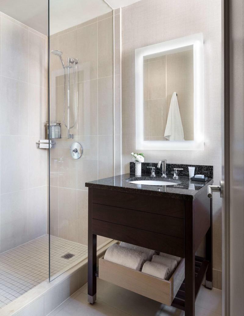 The Shelburne Sonesta New York image