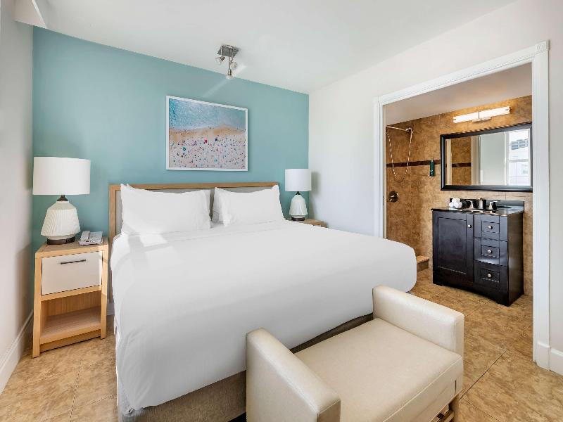 Hilton Vacation Club Crescent on South Beach Miami image