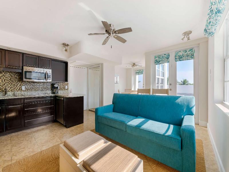 Hilton Vacation Club Crescent on South Beach Miami image