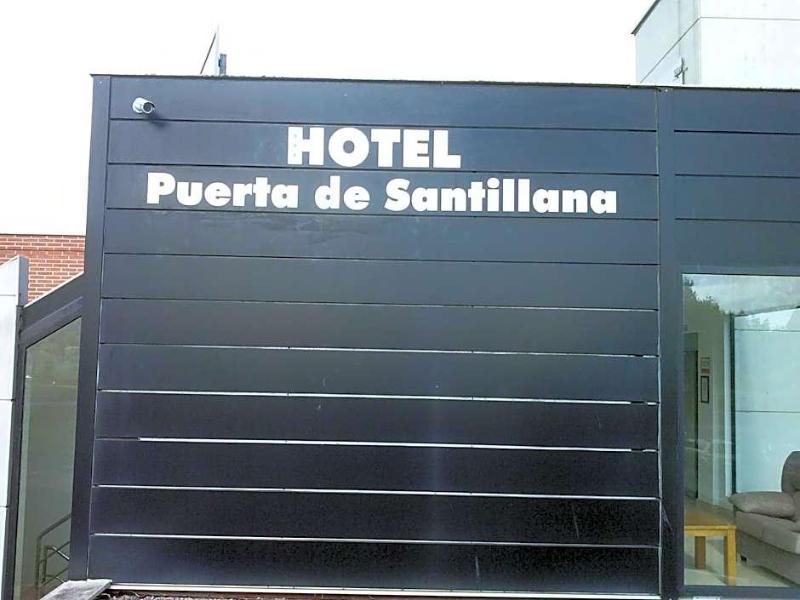 Puerta de Santillana image