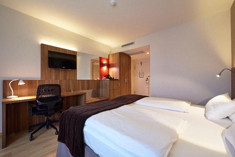 Holiday Inn Brussels Schuman image