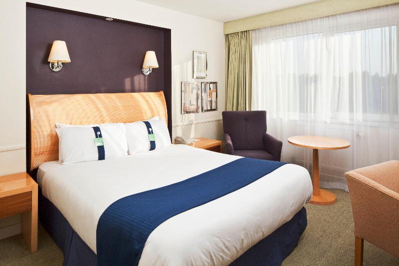 Holiday Inn Basildon image