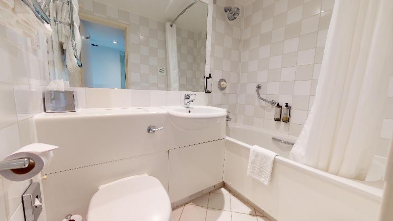 Holiday Inn Basildon image