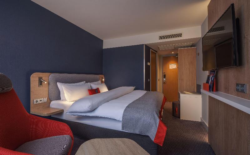 Holiday Inn Express Dusseldorf - City North image