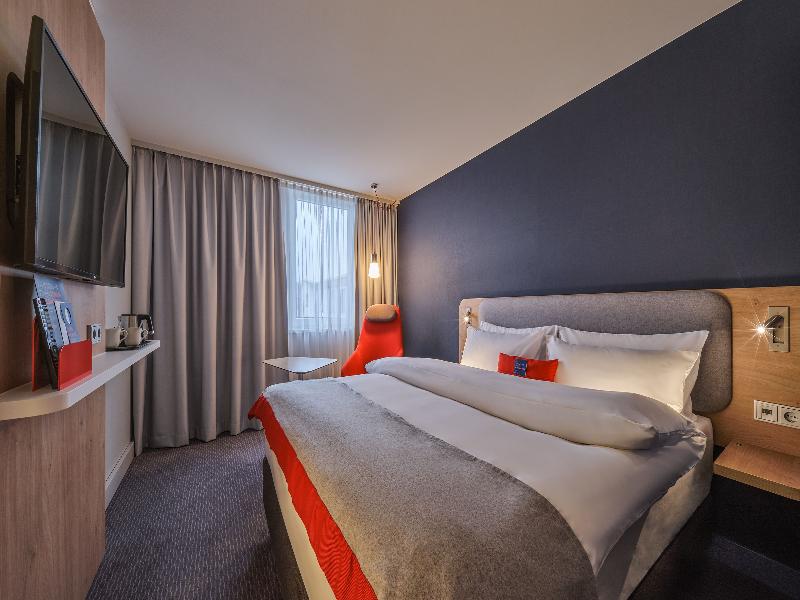 Holiday Inn Express Dusseldorf - City North image