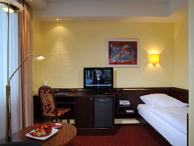 Best Western Hotel zur Post image