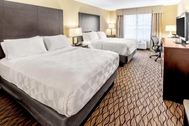 Holiday Inn Hotel & Suites Milwaukee Airport photo 17
