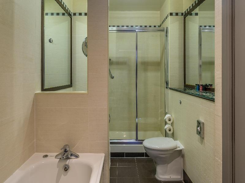 Crowne Plaza Dublin Airport image