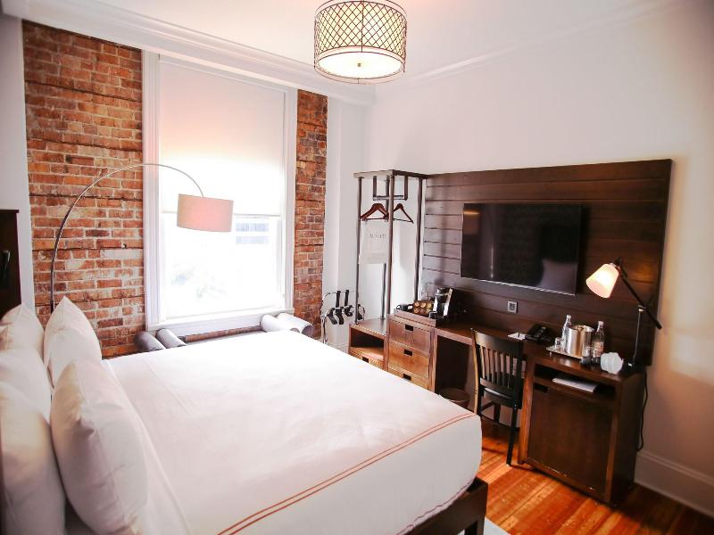 Q & C Hotel Bar, Autograph Collection image