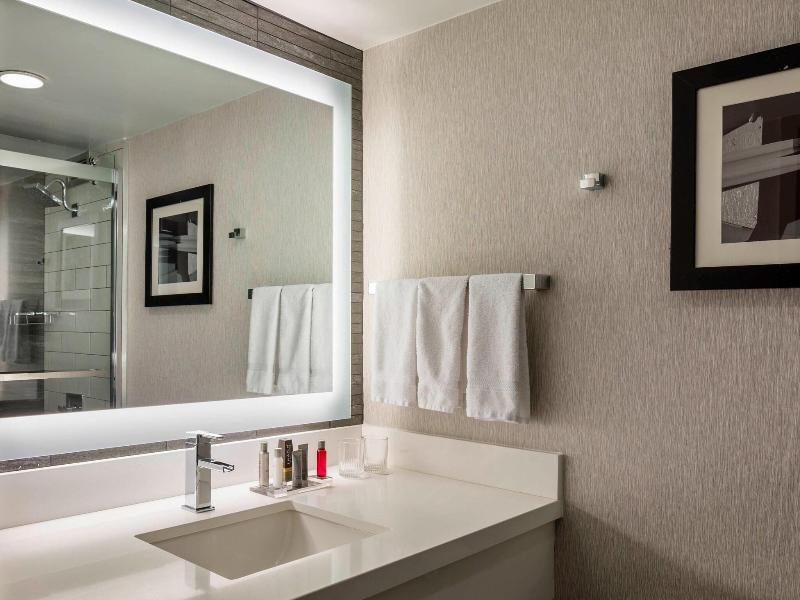 Boston Marriott Newton image